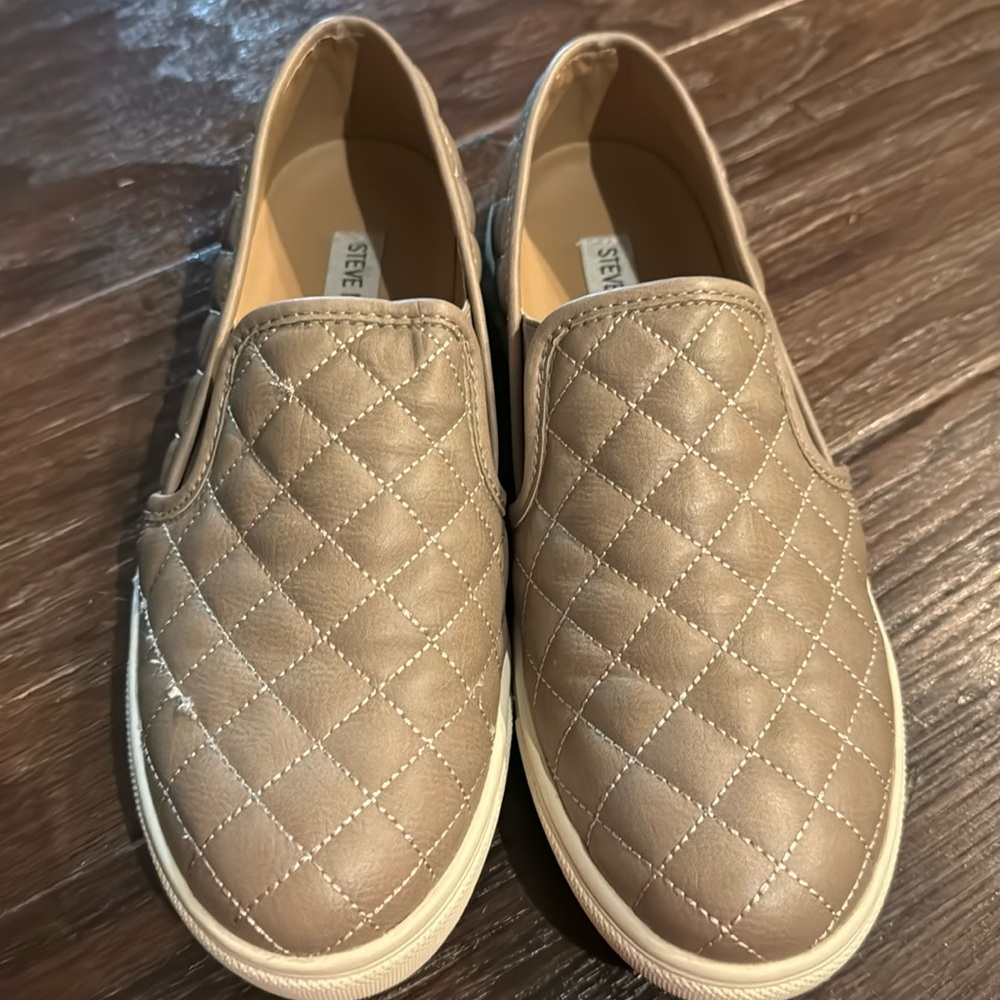 Steve Madden Sneaker Womens Size 8M